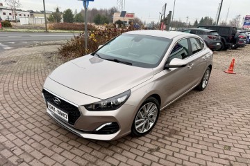 1.4T-gdi Fastback NAVI Klimatronic Extra stan !!